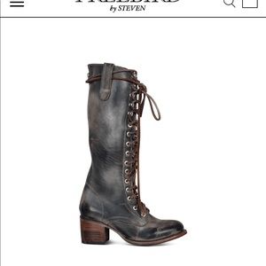 Freebied granny black